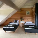 Vikendica Uelase Riverside Lodge, Rural Retreat For 20 Guests, Private Smoke Sauna Available, Estonia Lohu