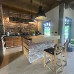 Vikendica Uelase Riverside Lodge, Rural Retreat For 20 Guests, Private Smoke Sauna Available, Estonia Lohu