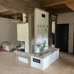 Vikendica Uelase Riverside Lodge, Rural Retreat For 20 Guests, Private Smoke Sauna Available, Estonia Lohu