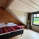 Uelase Riverside Lodge, Rural Retreat For 20 Guests, Private Smoke Sauna Available, Estonia * Lohu