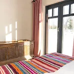 Uelase Riverside Lodge, Rural Retreat For 20 Guests, Private Smoke Sauna Available, Estonia Vikendica