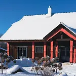 Vikendica Uelase Riverside Lodge, Rural Retreat For 20 Guests, Private Smoke Sauna Available, Estonia