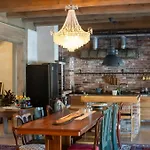 Uelase Riverside Lodge, Rural Retreat For 20 Guests, Private Smoke Sauna Available, Estonia Vikendica Lohu