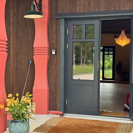 Uelase Riverside Lodge, Rural Retreat For 20 Guests, Private Smoke Sauna Available, Estonia Semesterbostad *