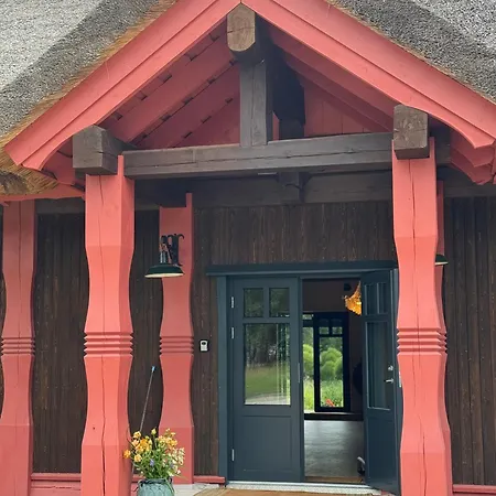 Uelase Riverside Lodge, Rural Retreat For 20 Guests, Private Smoke Sauna Available, Estonia Holiday home