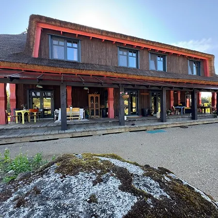 Uelase Riverside Lodge, Rural Retreat For 20 Guests, Private Smoke Sauna Available, Estonia Vikendica Lohu