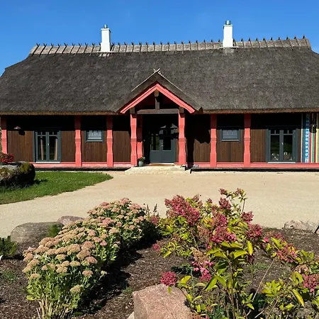 Uelase Riverside Lodge, Rural Retreat For 20 Guests, Private Smoke Sauna Available, Estonia Semesterbostad
