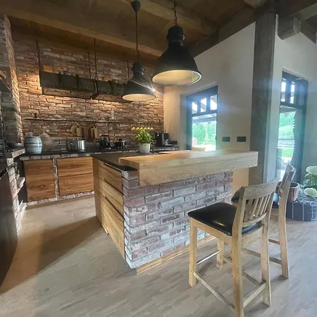 بيت للعطل Uelase Riverside Sleeps 20 And Optional Smoke Sauna Lohu