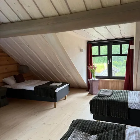 بيت للعطل Uelase Riverside Sleeps 20 And Optional Smoke Sauna Lohu