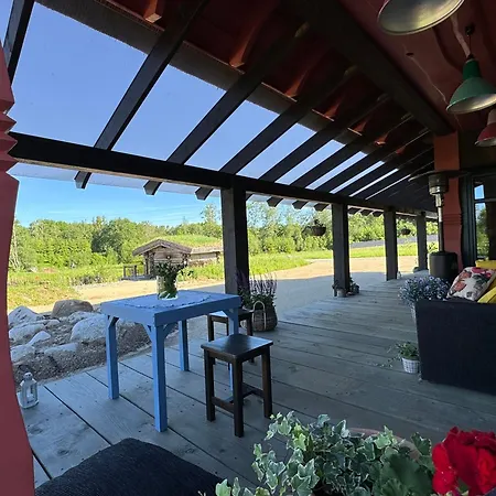 Uelase Riverside Lodge, Rural Retreat For 20 Guests, Private Smoke Sauna Available, Estonia * Lohu