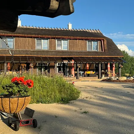 Uelase Riverside Sleeps 20 And Optional Smoke Sauna Lohu