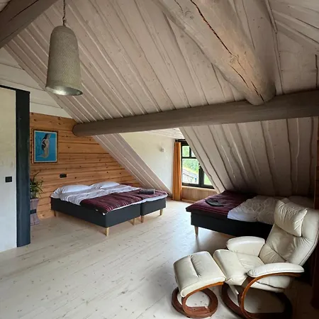 بيت للعطل Uelase Riverside Sleeps 20 And Optional Smoke Sauna *