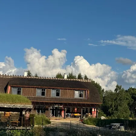 Vikendica Uelase Riverside Lodge, Rural Retreat For 20 Guests, Private Smoke Sauna Available, Estonia Lohu