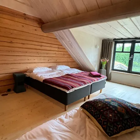 Uelase Riverside Sleeps 20 And Optional Smoke Sauna *