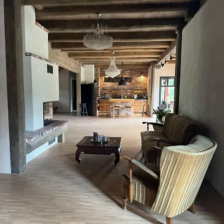 بيت للعطل Uelase Riverside Sleeps 20 And Optional Smoke Sauna