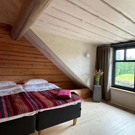 Uelase Riverside Lodge, Rural Retreat For 20 Guests, Private Smoke Sauna Available, Estonia * Lohu