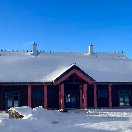 Holiday home Uelase Riverside Lodge, Rural Retreat For 20 Guests, Private Smoke Sauna Available, Estonia Lohu