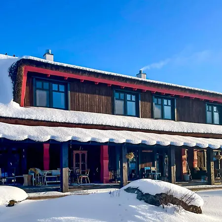 Uelase Riverside Lodge, Rural Retreat For 20 Guests, Private Smoke Sauna Available, Estonia Holiday home *
