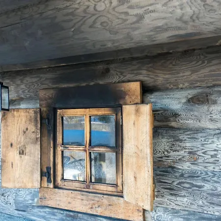 Semesterbostad Uelase Riverside Lodge, Rural Retreat For 20 Guests, Private Smoke Sauna Available, Estonia Lohu