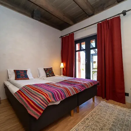 Semesterbostad Uelase Riverside Lodge, Rural Retreat For 20 Guests, Private Smoke Sauna Available, Estonia Lohu