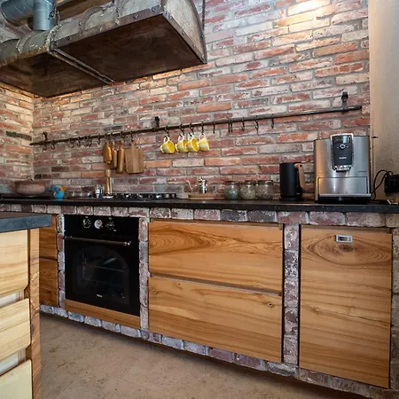 Uelase Riverside Lodge, Rural Retreat For 20 Guests, Private Smoke Sauna Available, Estonia Semesterbostad *