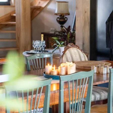 Uelase Riverside Lodge, Rural Retreat For 20 Guests, Private Smoke Sauna Available, Estonia Semesterbostad