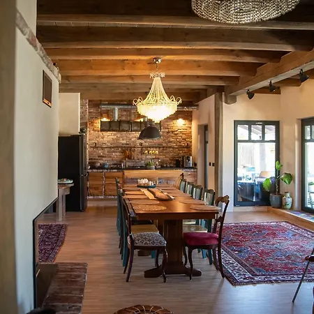 Semesterbostad Uelase Riverside Lodge, Rural Retreat For 20 Guests, Private Smoke Sauna Available, Estonia Lohu
