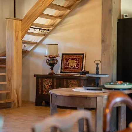 Uelase Riverside Lodge, Rural Retreat For 20 Guests, Private Smoke Sauna Available, Estonia * Lohu