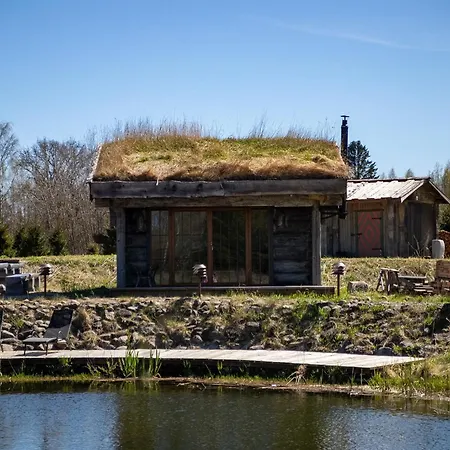 Semesterbostad Uelase Riverside Lodge, Rural Retreat For 20 Guests, Private Smoke Sauna Available, Estonia