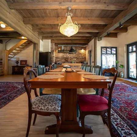 Semesterbostad Uelase Riverside Lodge, Rural Retreat For 20 Guests, Private Smoke Sauna Available, Estonia Lohu