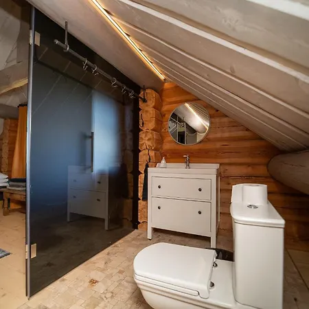 Uelase Riverside Lodge, Rural Retreat For 20 Guests, Private Smoke Sauna Available, Estonia Semesterbostad