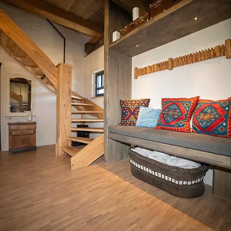 Uelase Riverside Lodge, Rural Retreat For 20 Guests, Private Smoke Sauna Available, Estonia Semesterbostad Lohu