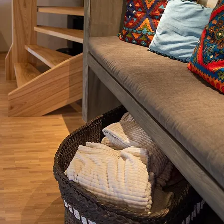 Uelase Riverside Lodge, Rural Retreat For 20 Guests, Private Smoke Sauna Available, Estonia
