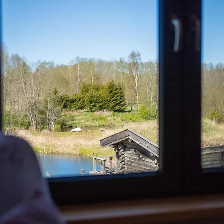Uelase Riverside Lodge, Rural Retreat For 20 Guests, Private Smoke Sauna Available, Estonia Semesterbostad