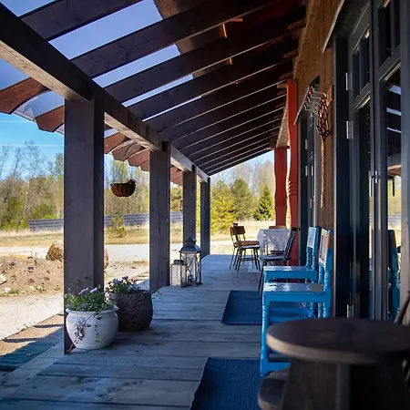 Uelase Riverside Lodge, Rural Retreat For 20 Guests, Private Smoke Sauna Available, Estonia Semesterbostad *