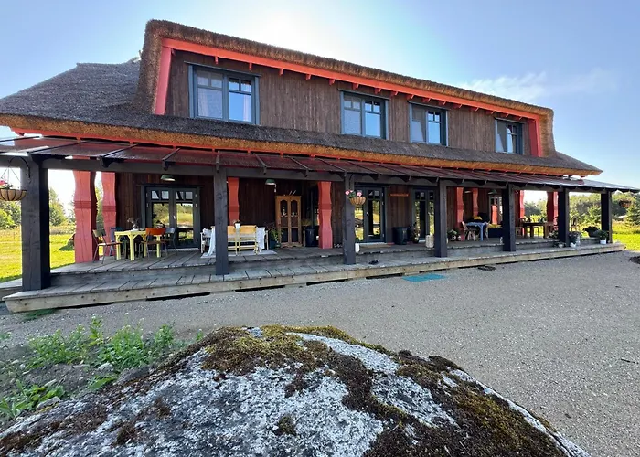 Uelase Riverside Sleeps 20 And Optional Smoke Sauna Semesterbostad Lohu