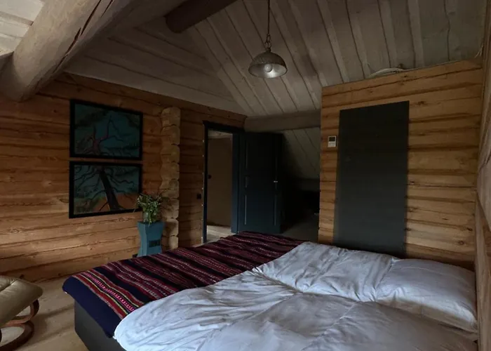 Uelase Riverside Sleeps 20 And Optional Smoke Sauna Semesterbostad *