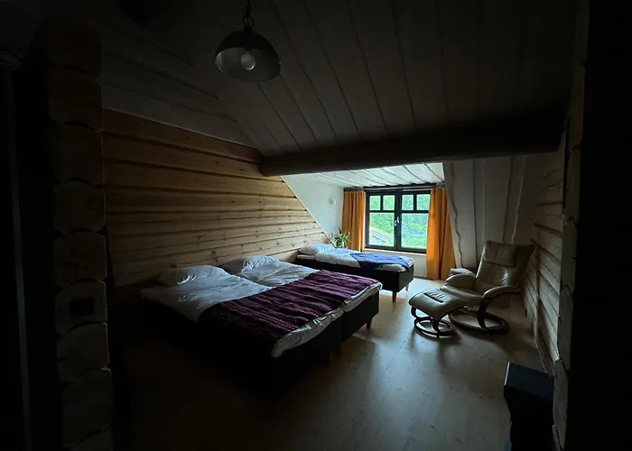Semesterbostad Uelase Riverside Sleeps 20 And Optional Smoke Sauna Lohu