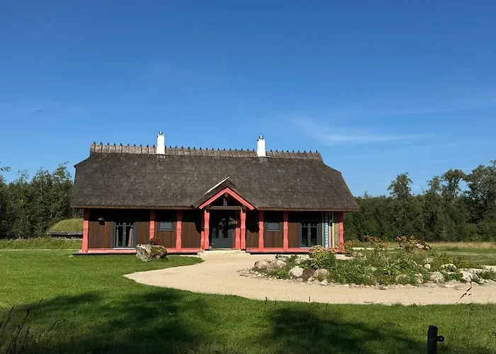 Uelase Riverside Sleeps 20 And Optional Smoke Sauna