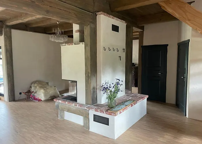 Semesterbostad Uelase Riverside Sleeps 20 And Optional Smoke Sauna Lohu