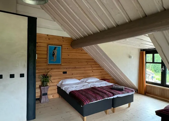 Uelase Riverside Sleeps 20 And Optional Smoke Sauna Semesterbostad