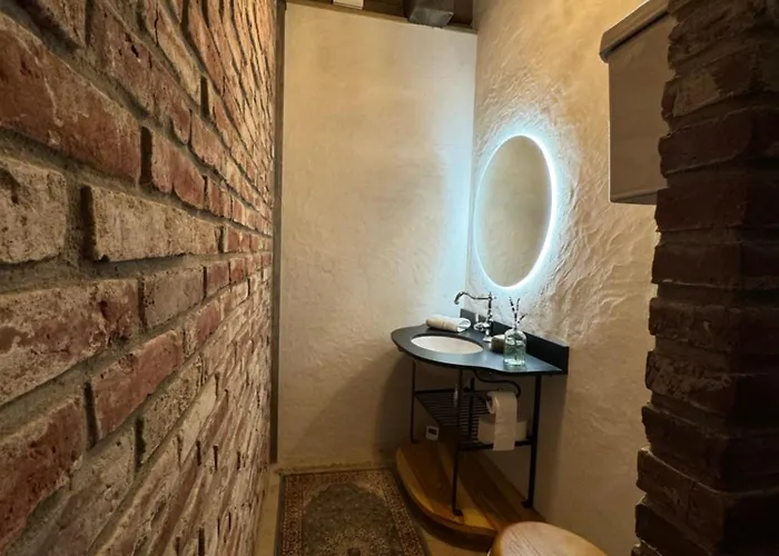 Uelase Riverside Sleeps 20 And Optional Smoke Sauna