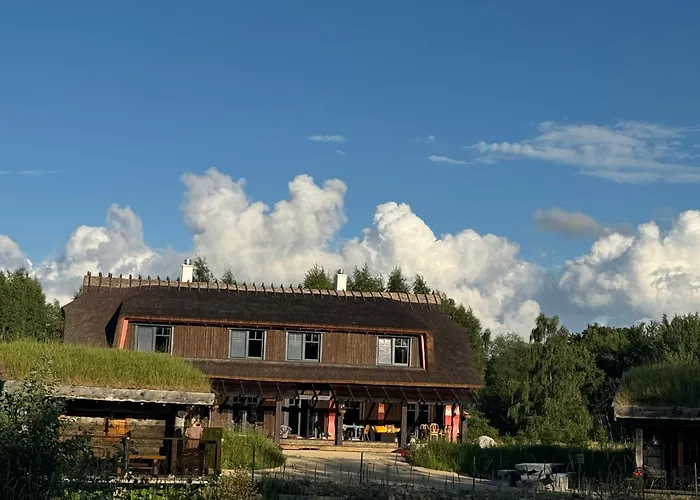 Semesterbostad Uelase Riverside Sleeps 20 And Optional Smoke Sauna Lohu