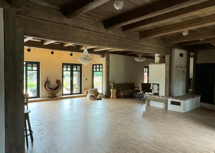 Uelase Riverside Sleeps 20 And Optional Smoke Sauna