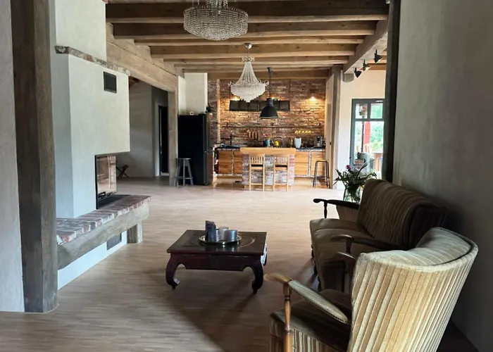 Semesterbostad Uelase Riverside Sleeps 20 And Optional Smoke Sauna