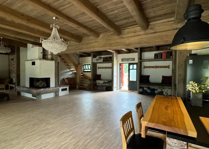 Uelase Riverside Sleeps 20 And Optional Smoke Sauna Semesterbostad *