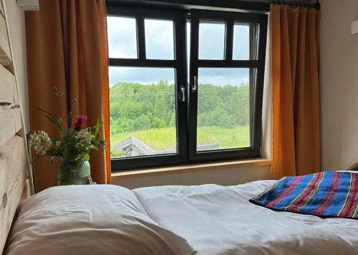 Uelase Riverside Sleeps 20 And Optional Smoke Sauna * Lohu